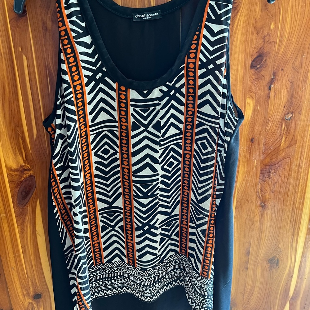 Cha Cha Vante Black orange and white blouse size medium